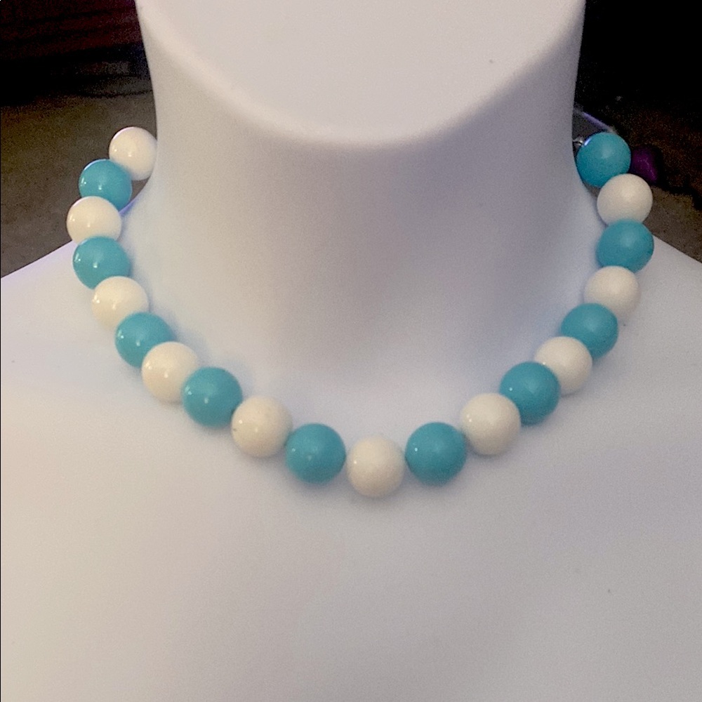 VTG Blue and White Beaded Necklace teal electric island  blue